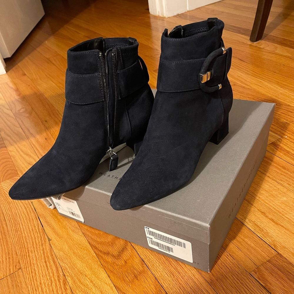 Aquatalia booties, navy, 6.5M